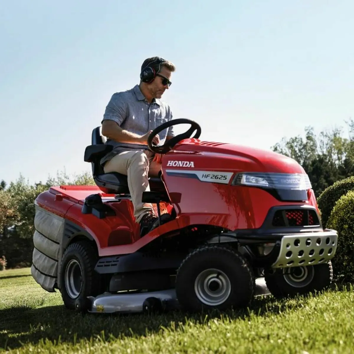 HF2625 HME Ride on tractor mower - Image 1