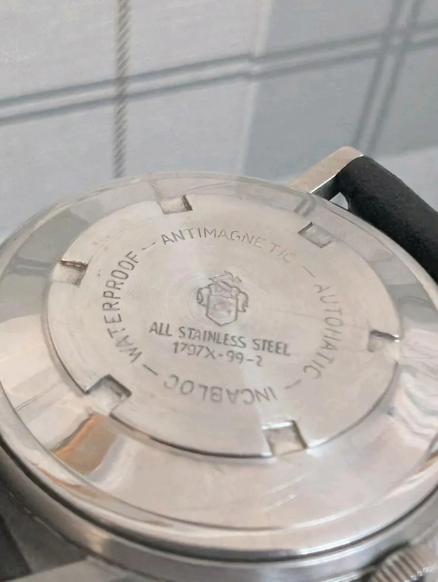 Vintage 1970s 25j Sandoz Swiss men's Auto Watch - Image 4