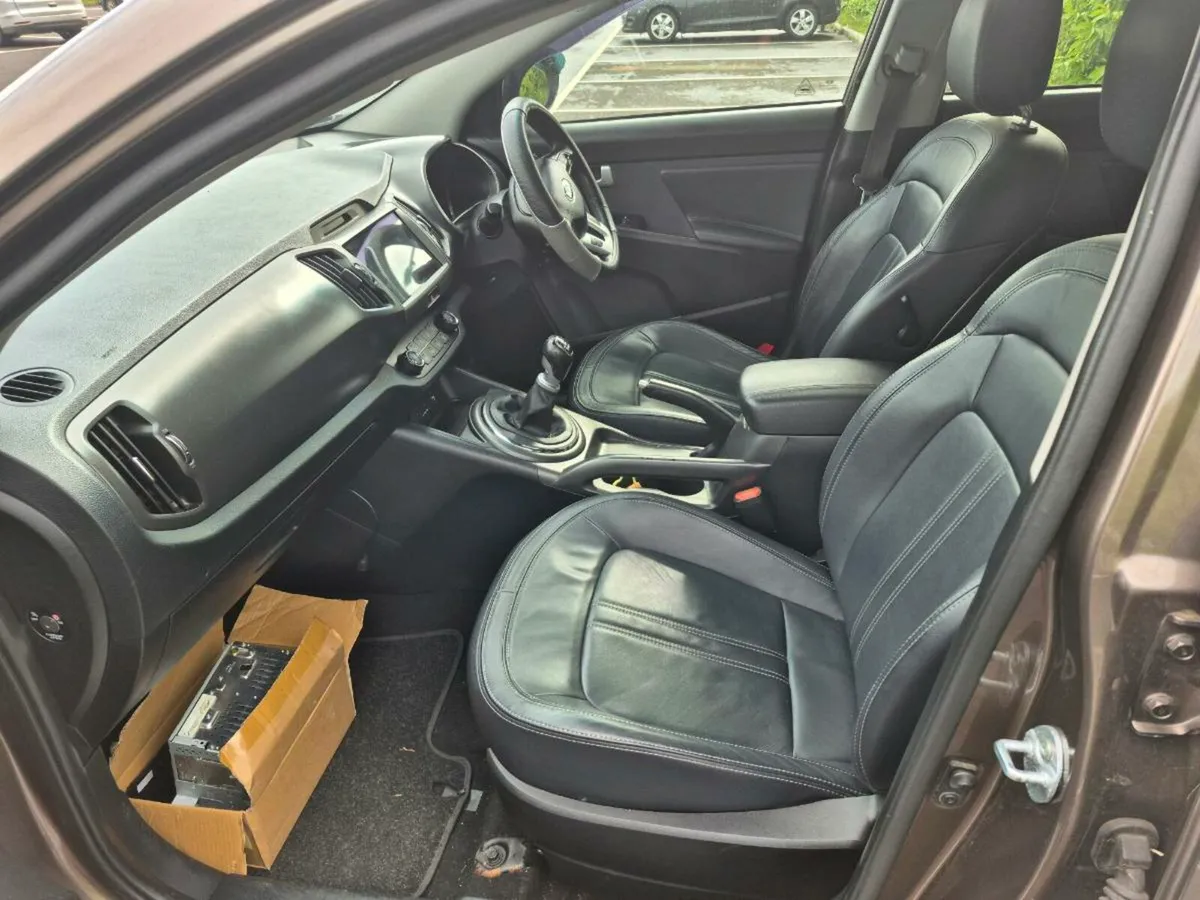 Kia Sportage 1.7 EXS - Image 4
