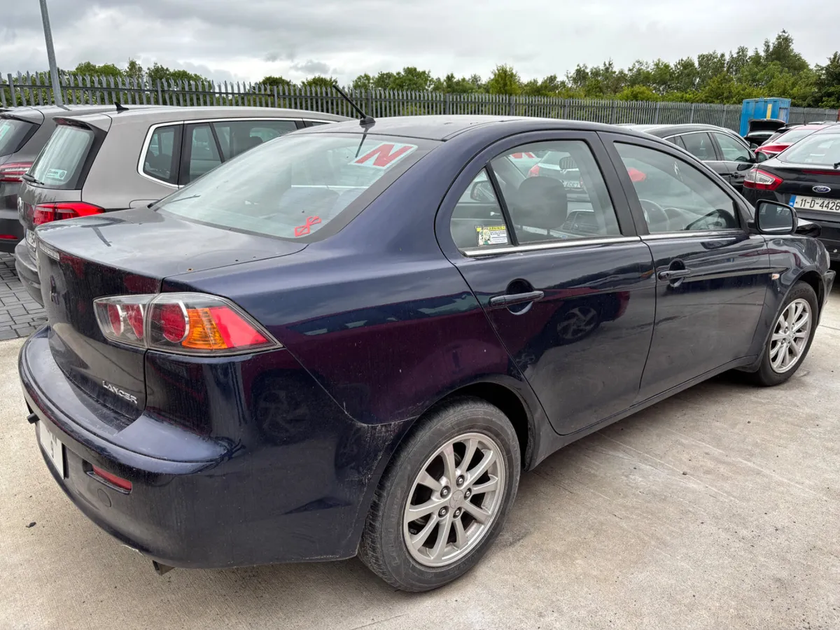 15 Lancer 1.6 Petrol Drives V Clean - Image 3
