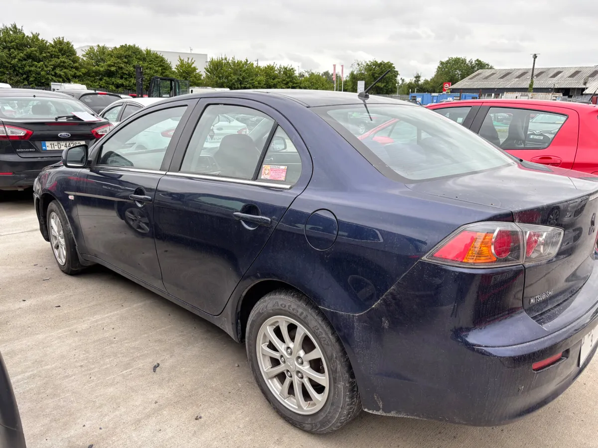 15 Lancer 1.6 Petrol Drives V Clean - Image 4