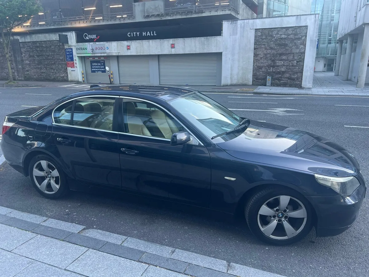 BMW 5 Series 06 - Image 4