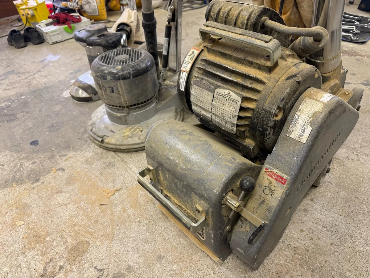 Floor sanding setup - Image 2