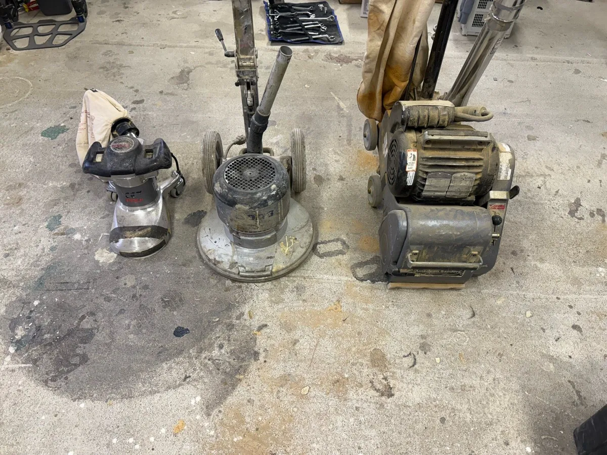 Floor sanding setup - Image 1