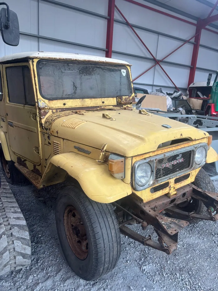 Toyota F J 40 - Image 2