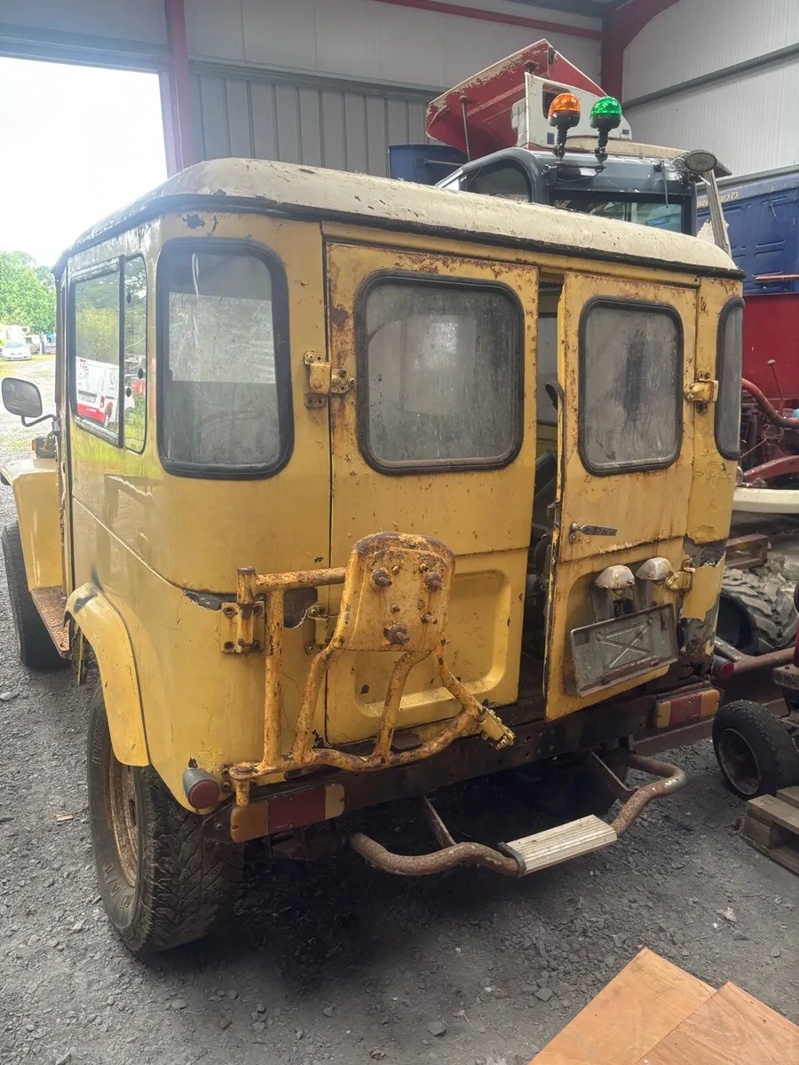 Toyota F J 40 - Image 3