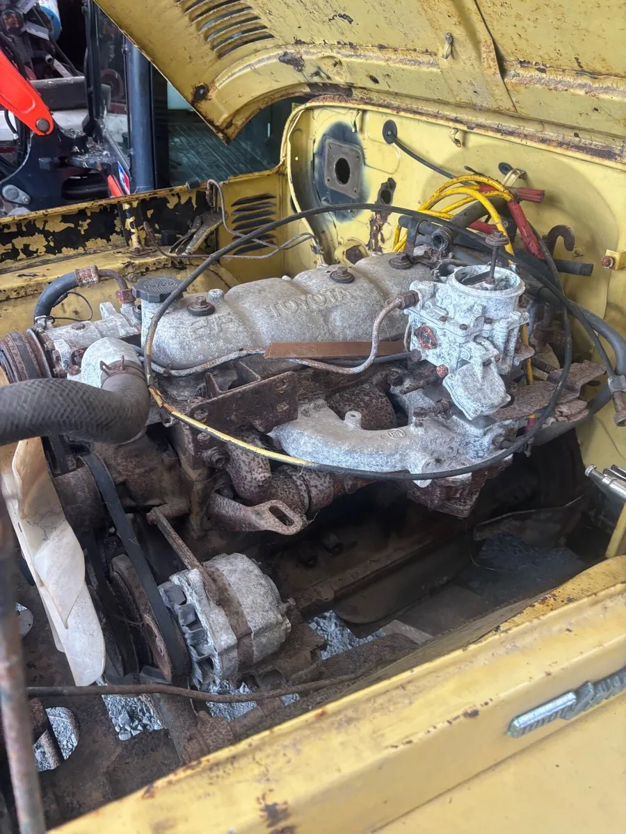 Toyota F J 40 - Image 4