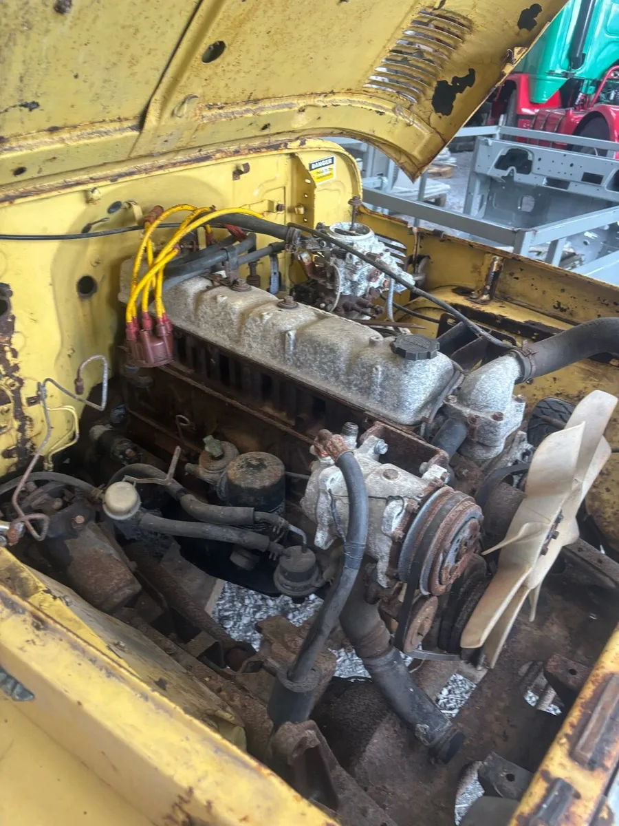 Toyota F J 40 - Image 4