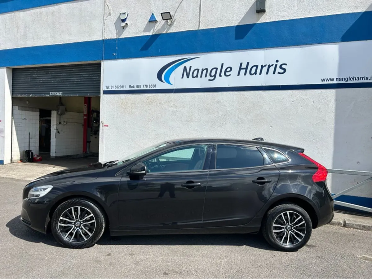 Volvo V40 Momentum ED. Finance Available. Trade I - Image 2