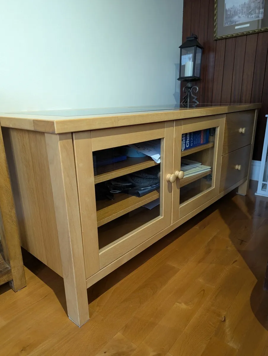Side lamp table & TV unit - Image 2