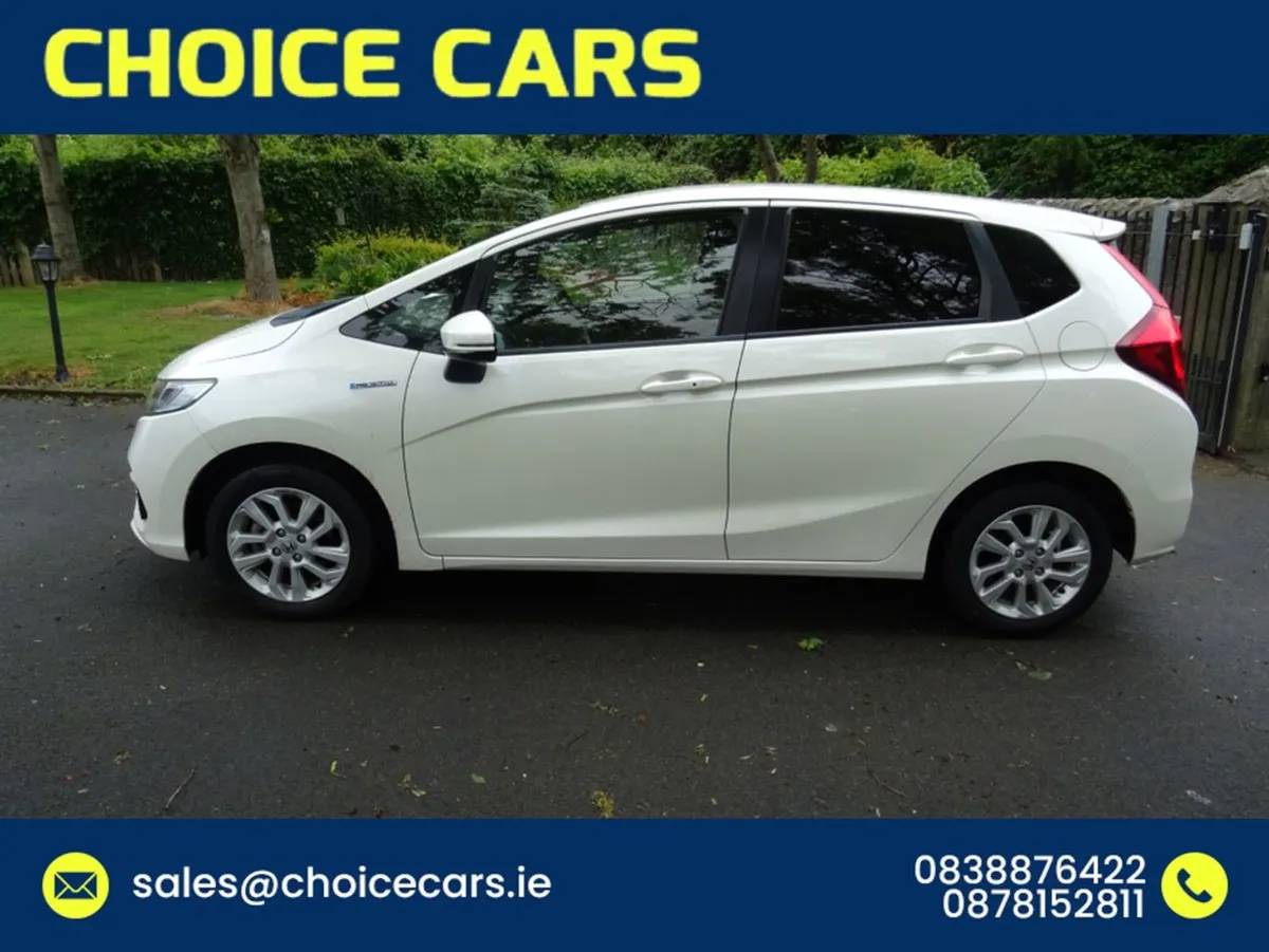 Honda Fit 1.5 Auto Hybrid TOP Spec - Image 3