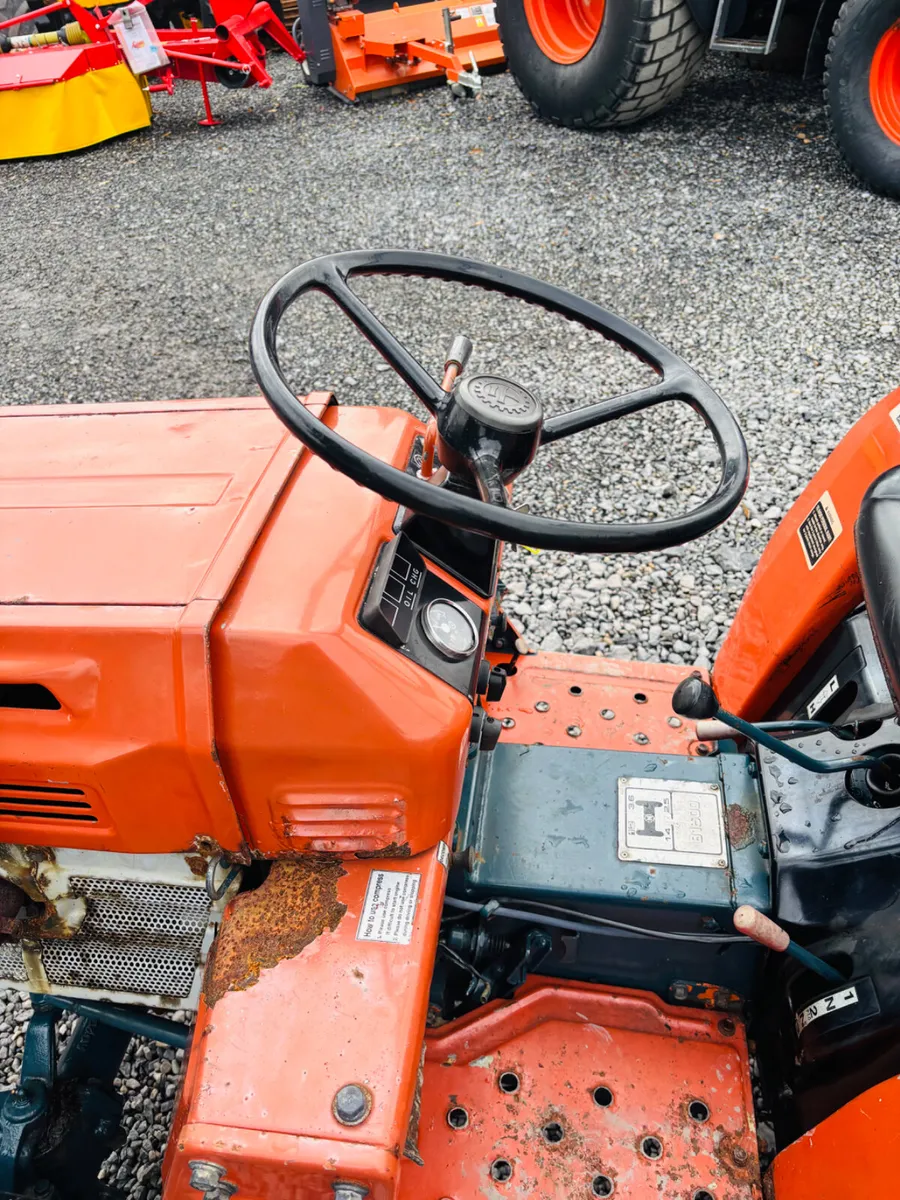 Kubota compact tractor and finishing mower - Image 4