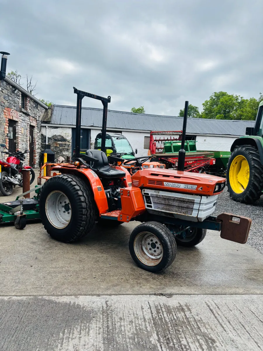 Kubota compact tractor and finishing mower - Image 2