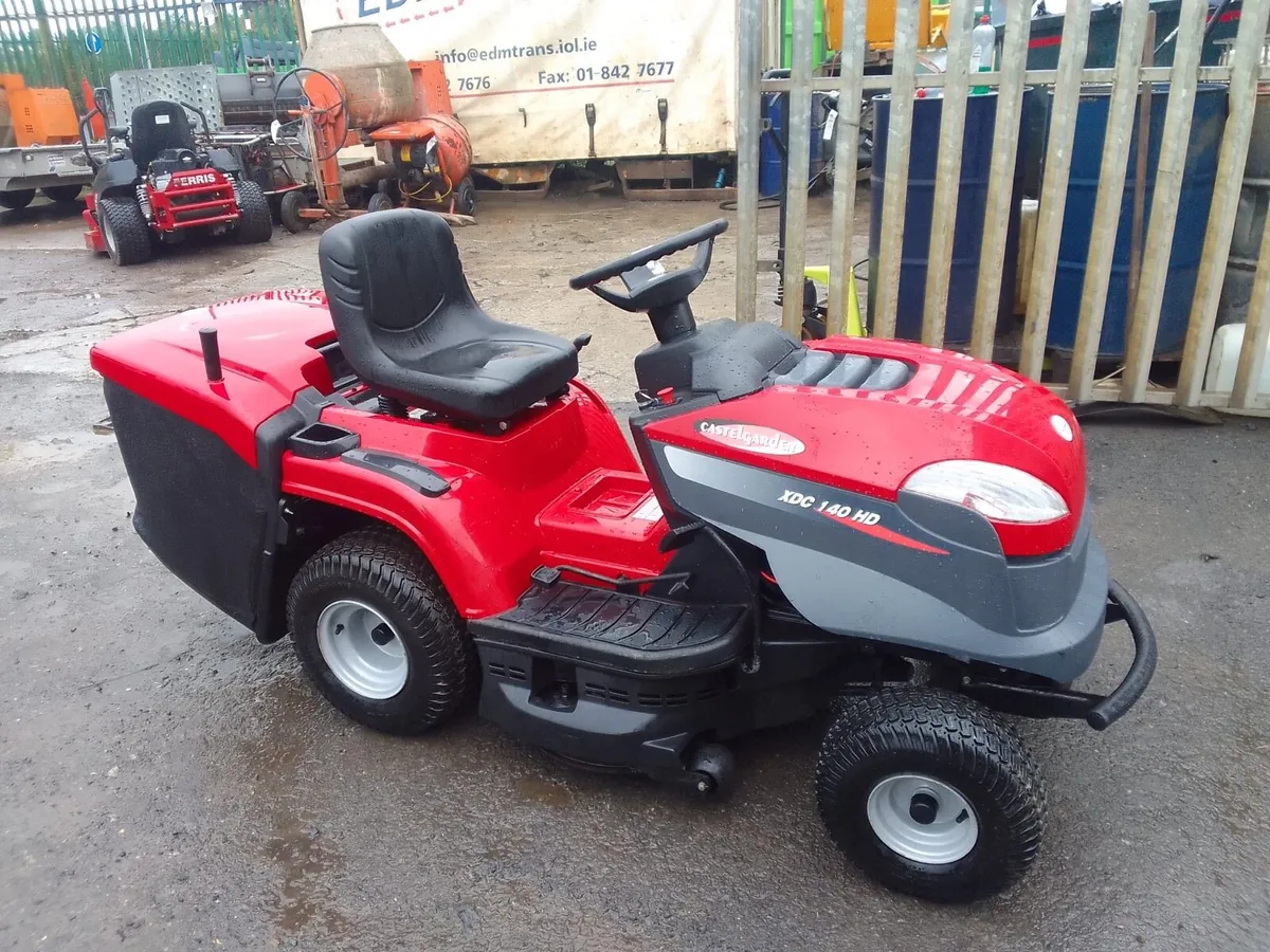 Castlegarden ride on mower - Image 1