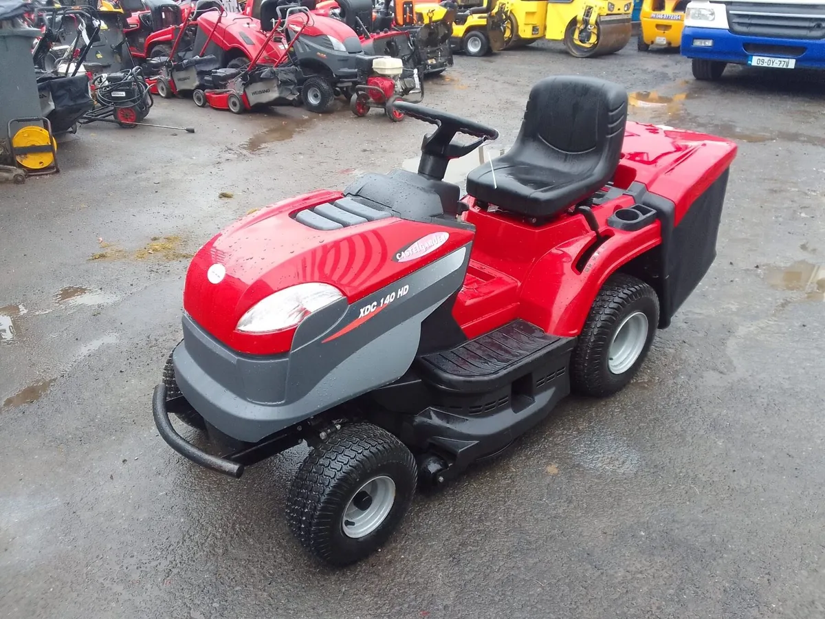 Castlegarden ride on mower - Image 2
