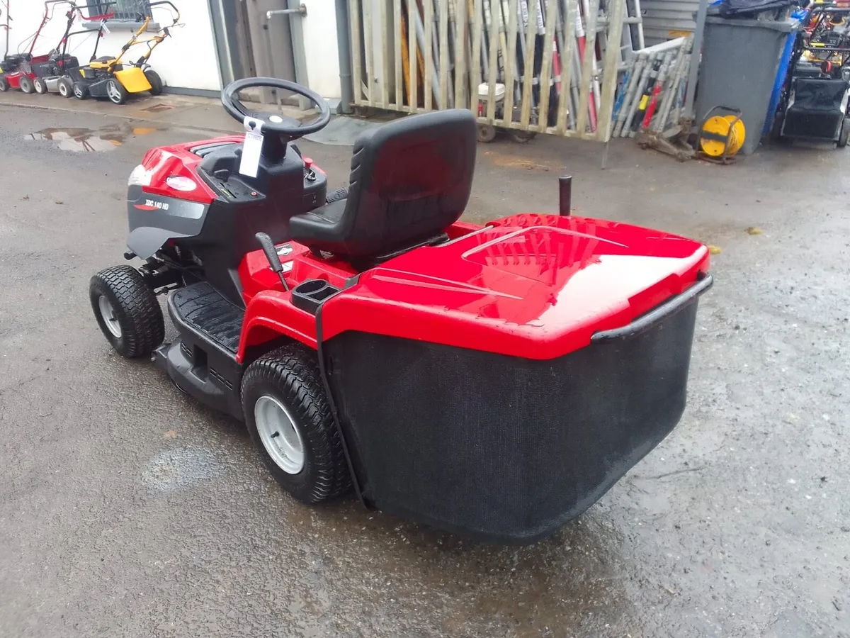 Castlegarden ride on mower - Image 3