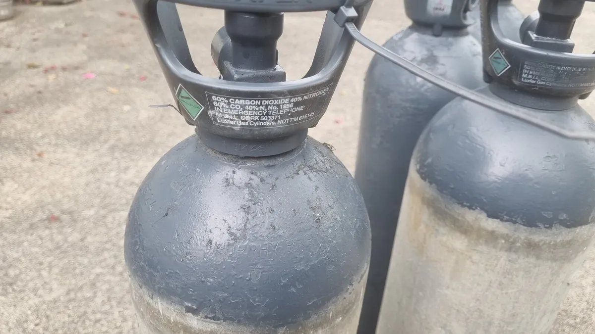 gas cylinders - Image 4
