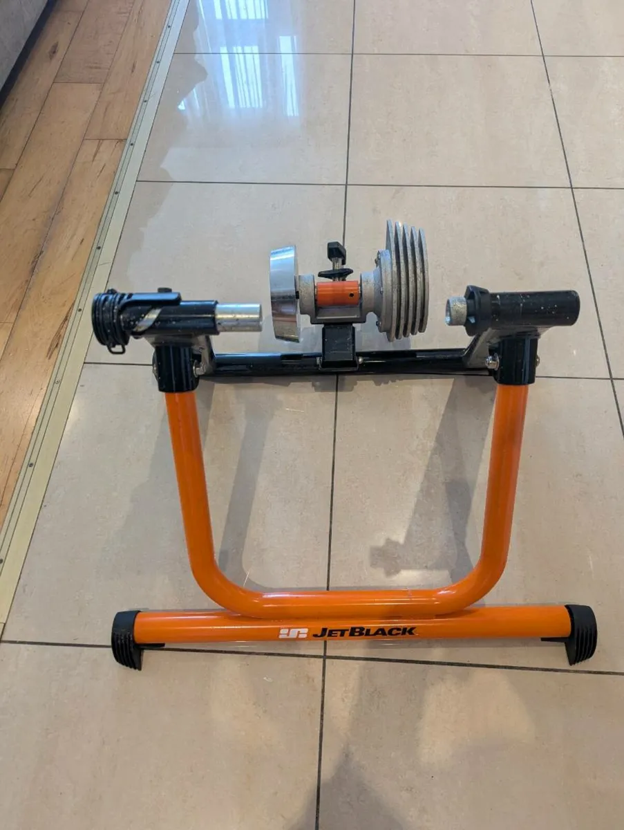 Bike turbo trainer - Image 1