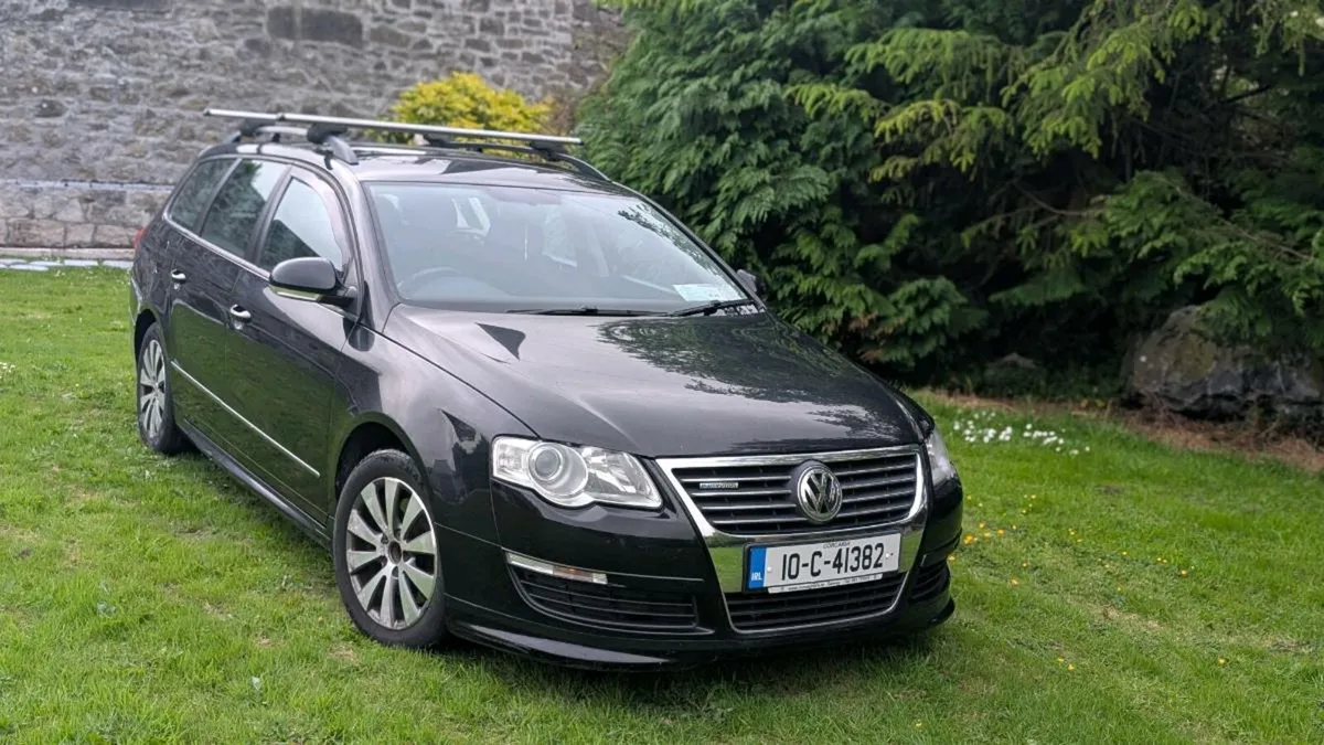 Volkswagen passat estate - Image 1