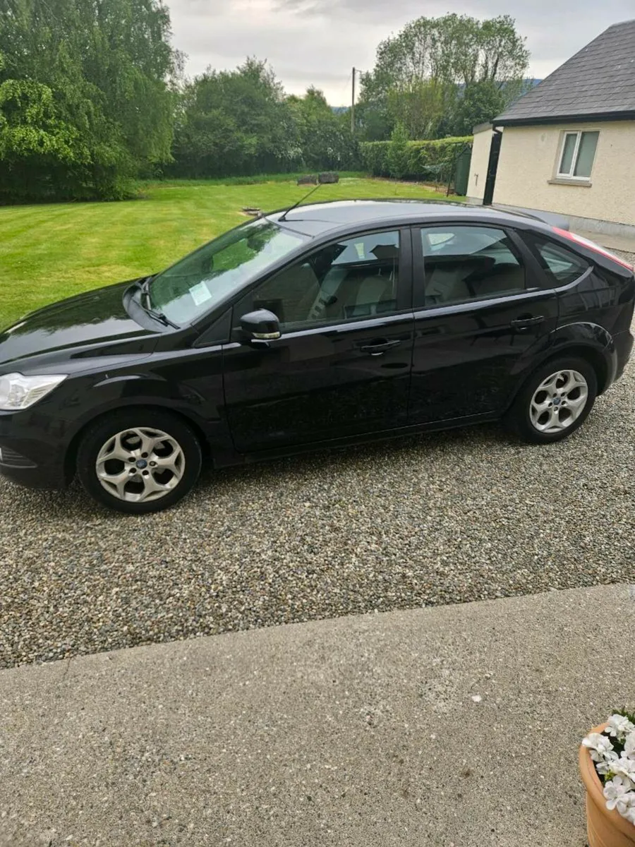 Black 2010 Ford Focus - Image 1