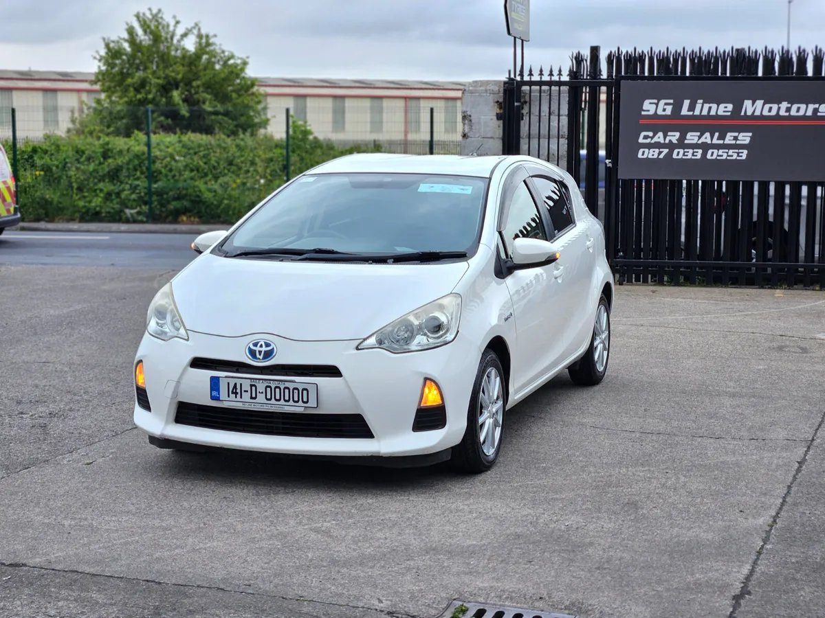 Aqua 1.5L Hybrid Automatic Push Start - Image 3