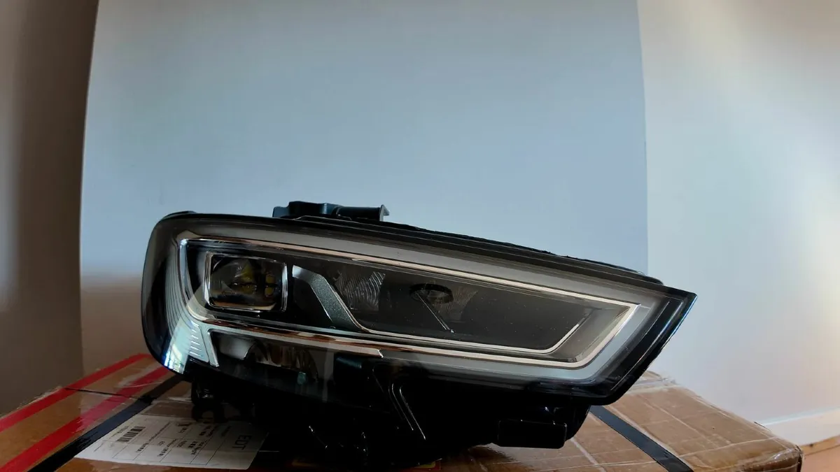 VALEO Audi a3 8v headlight xenon RIGHT OE8V0941774 - Image 1