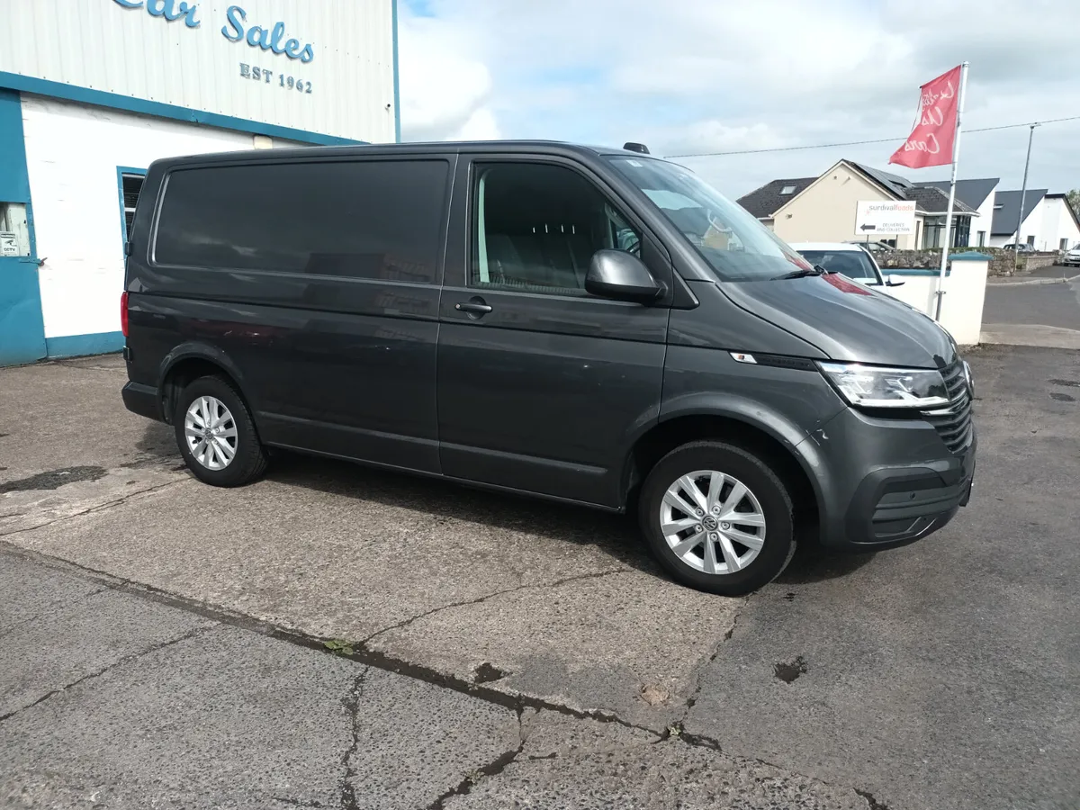 Volkswagen Transporter 2022 - Image 2
