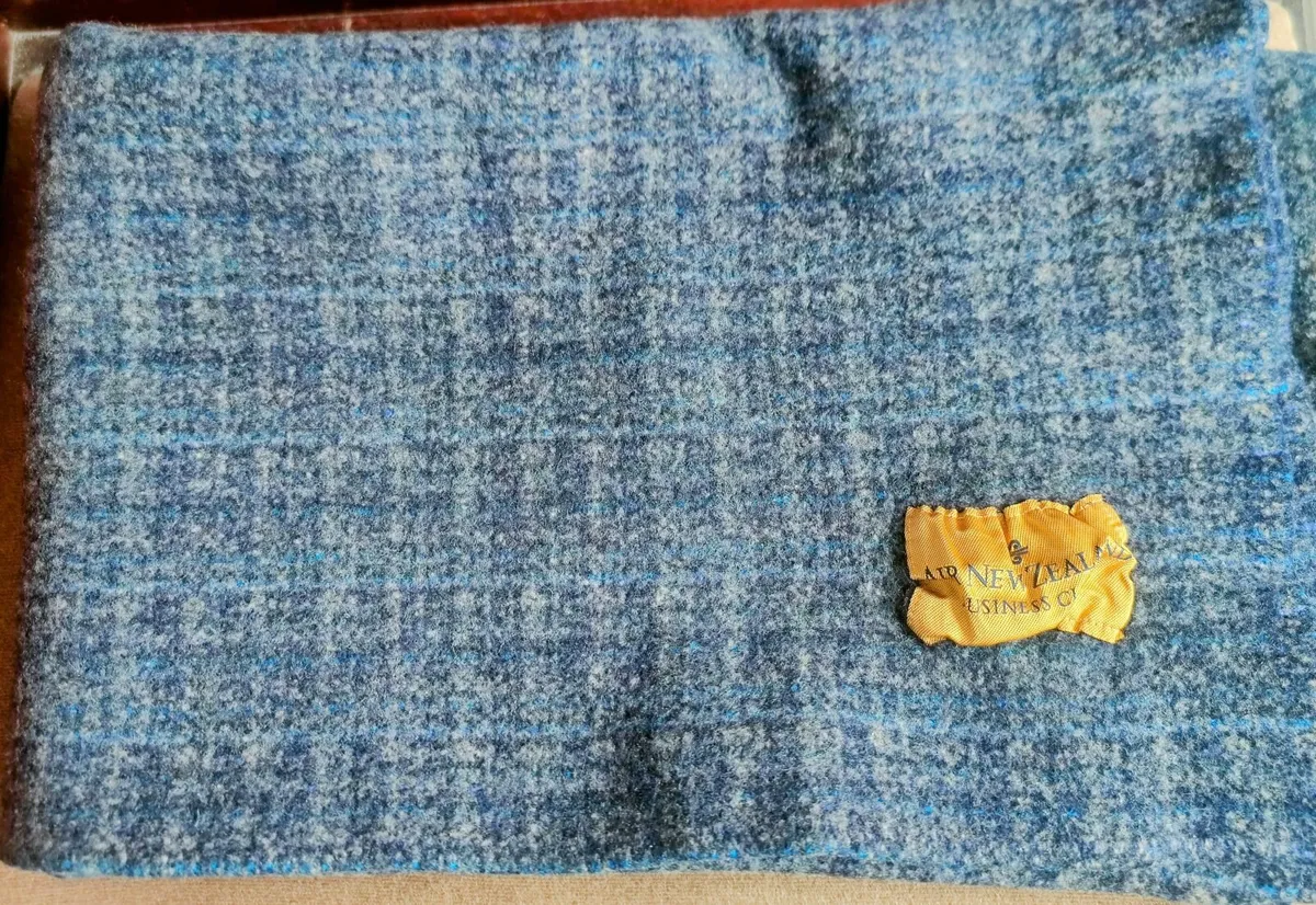 NEW Pure Lambswool Lounge Blanket/Throw Rug Air NZ - Image 1