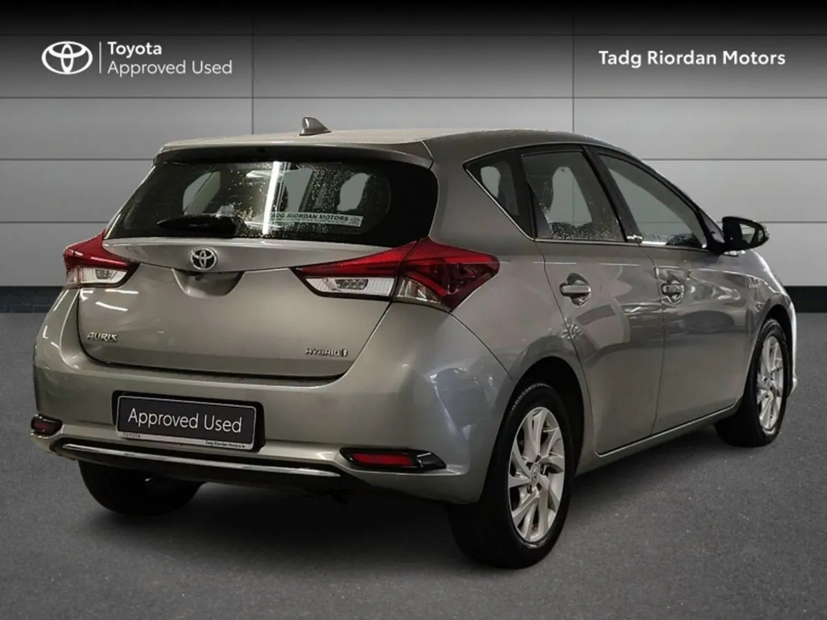 Toyota Auris 1.8 Vvt-i Icon HEV CVT 5DR Auto A - Image 2