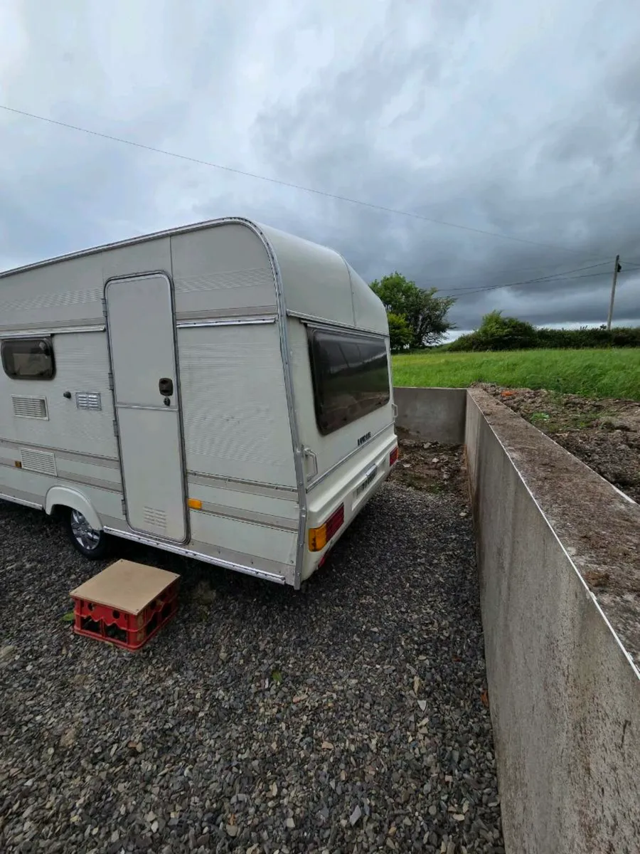 Caravan - Image 2