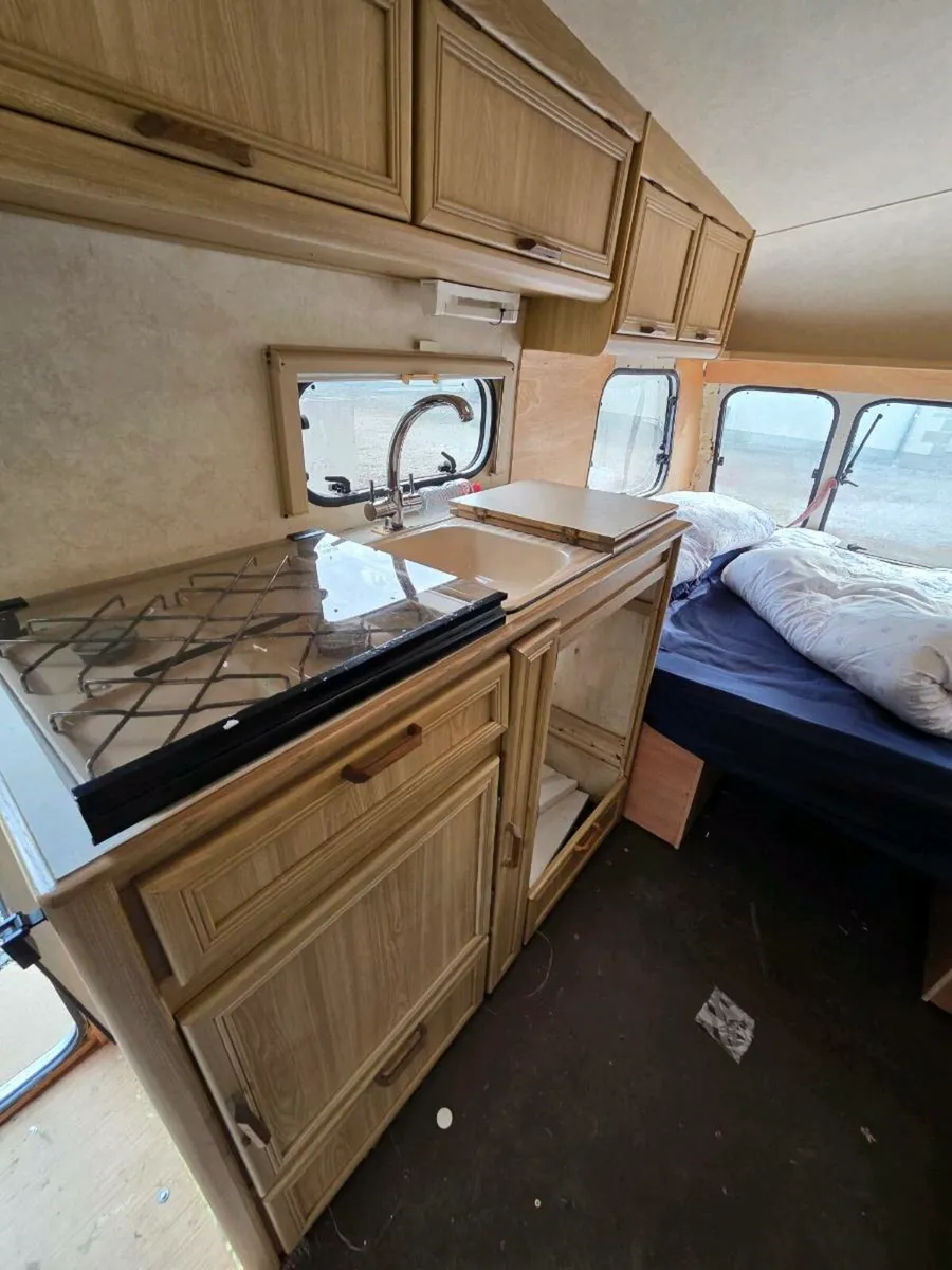 Caravan - Image 3
