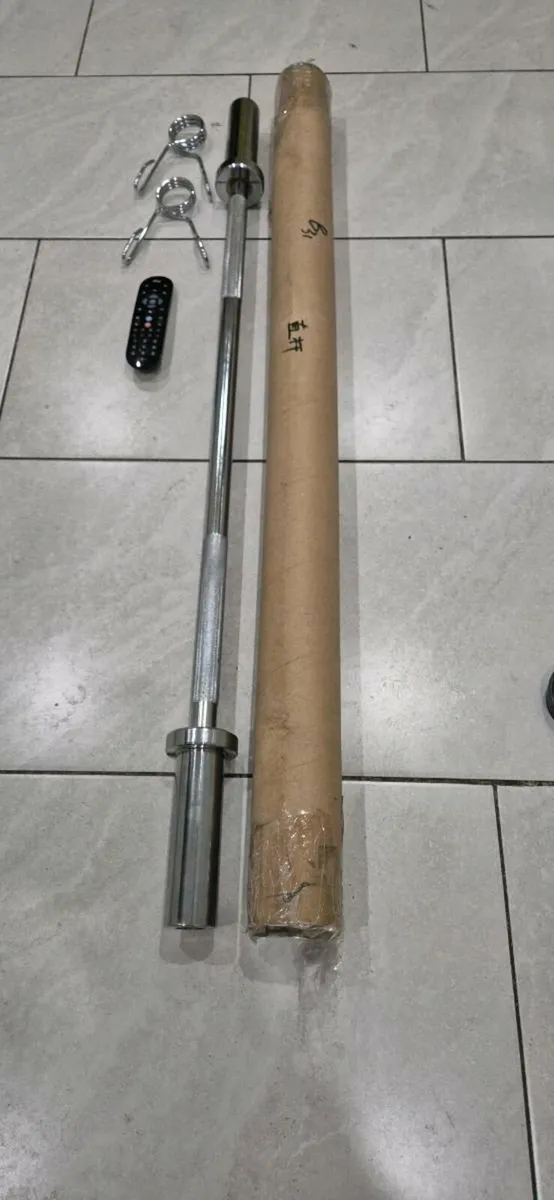 Brand new 4 foot Olympic weight lifting bar - Image 1