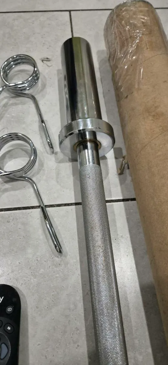 Brand new 4 foot Olympic weight lifting bar - Image 2