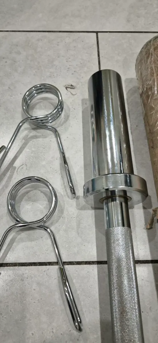 Brand new 4 foot Olympic weight lifting bar - Image 3
