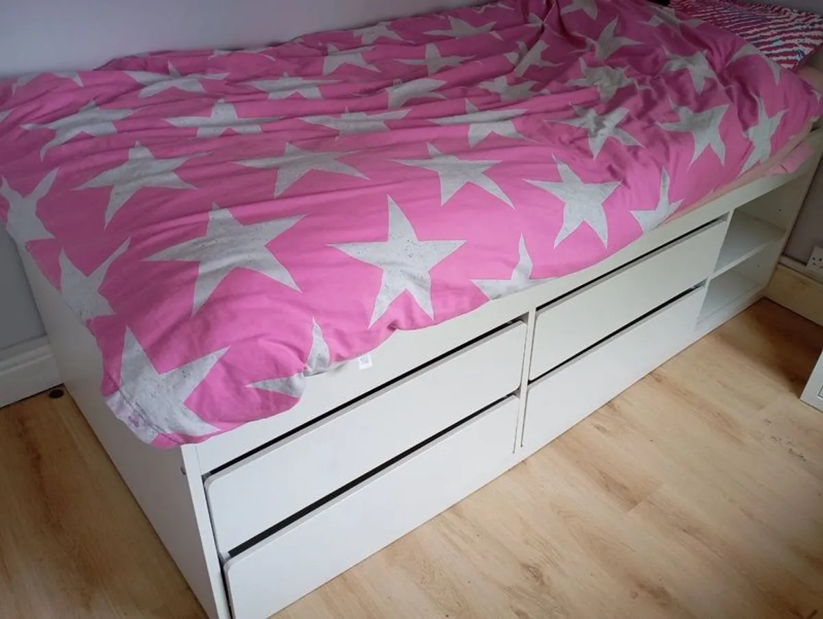 Teenager's Single Bed with storage - Image 1
