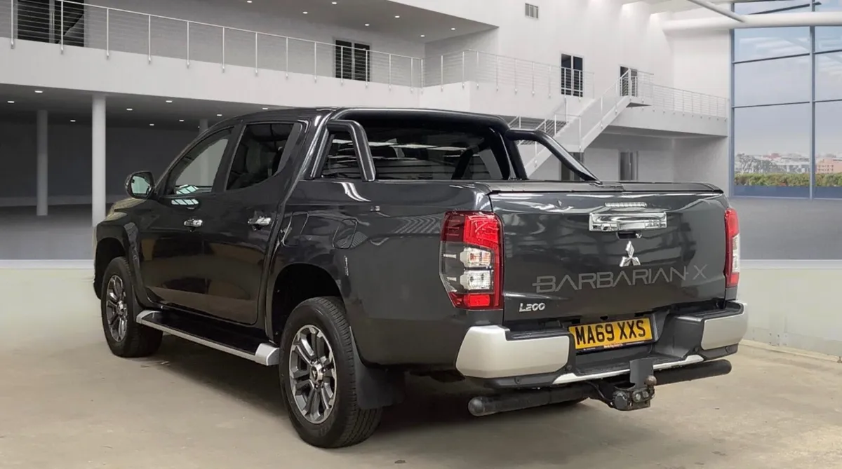 192 Mitsubishi L200 2.3 DI-D Barbarian X *No Vat* - Image 2