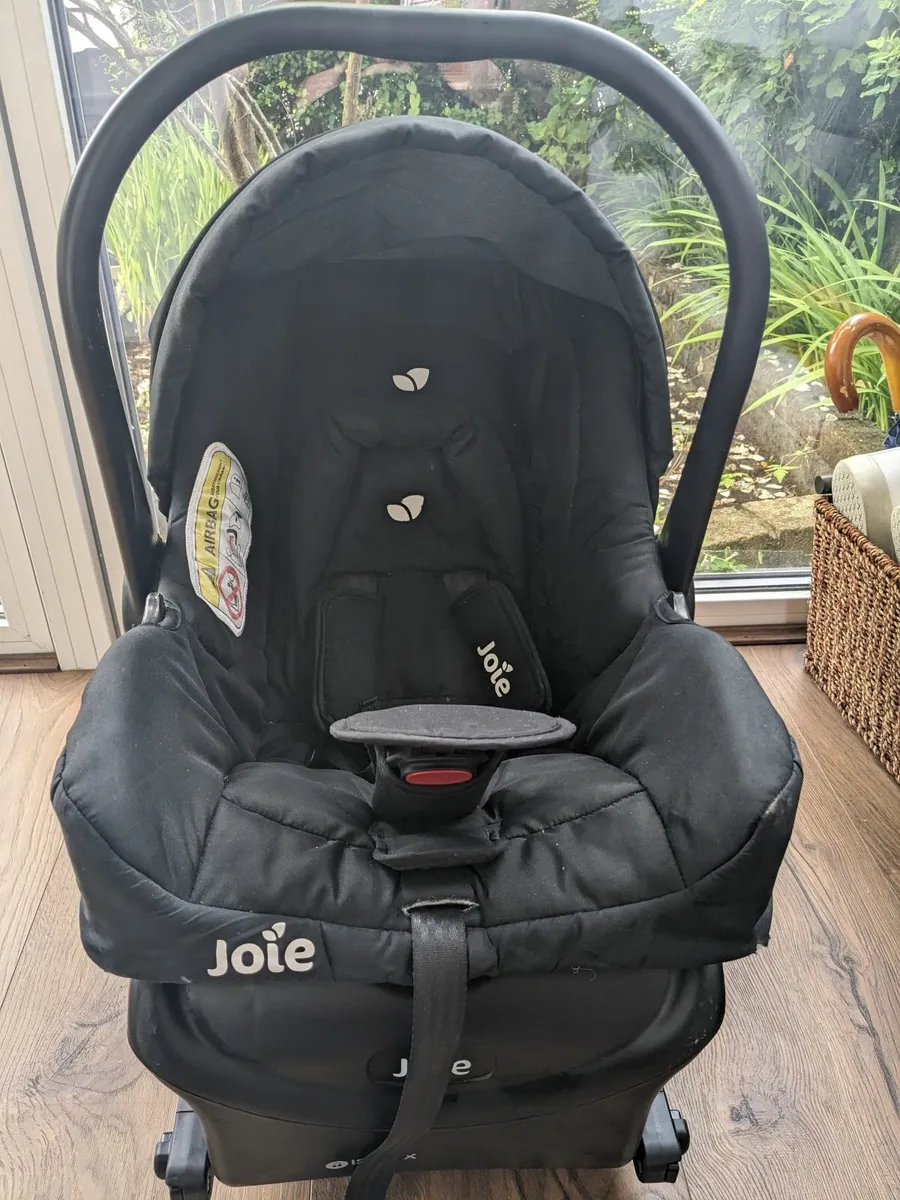 Joie newborn car seat and isofix - Image 3