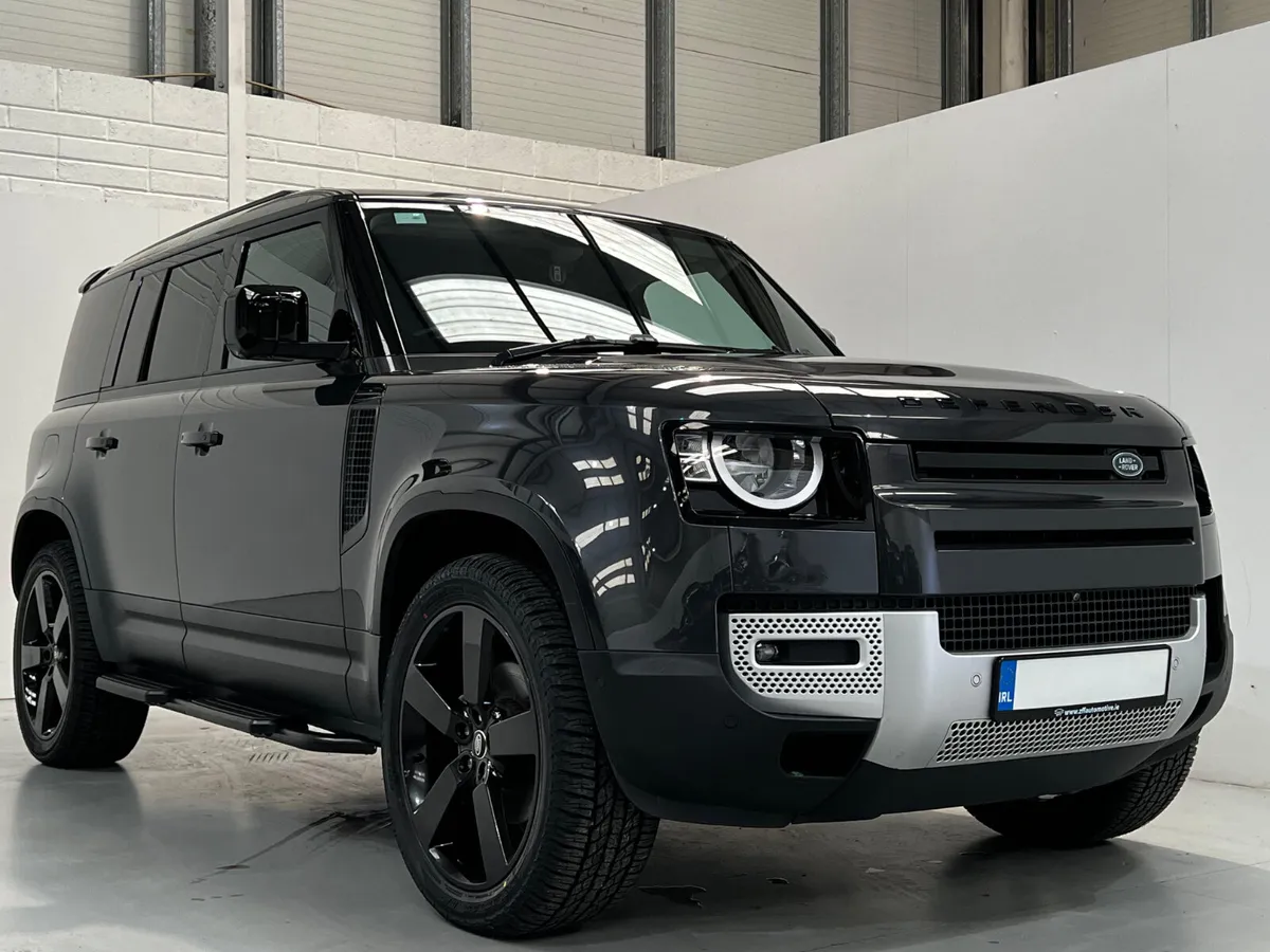 212 Land Rover Defender 110 HSE 3.0TDi 2 Seat Comm - Image 1