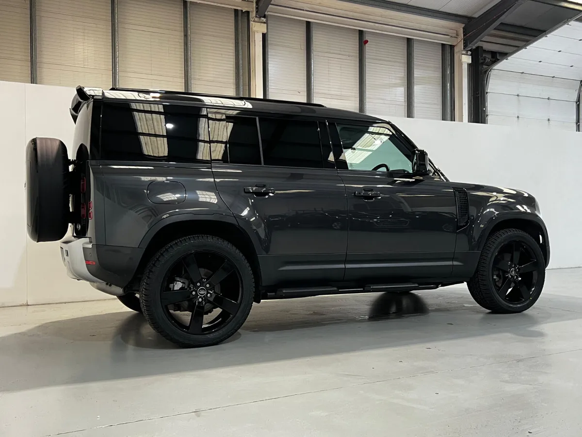 212 Land Rover Defender 110 HSE 3.0TDi 2 Seat Comm - Image 4