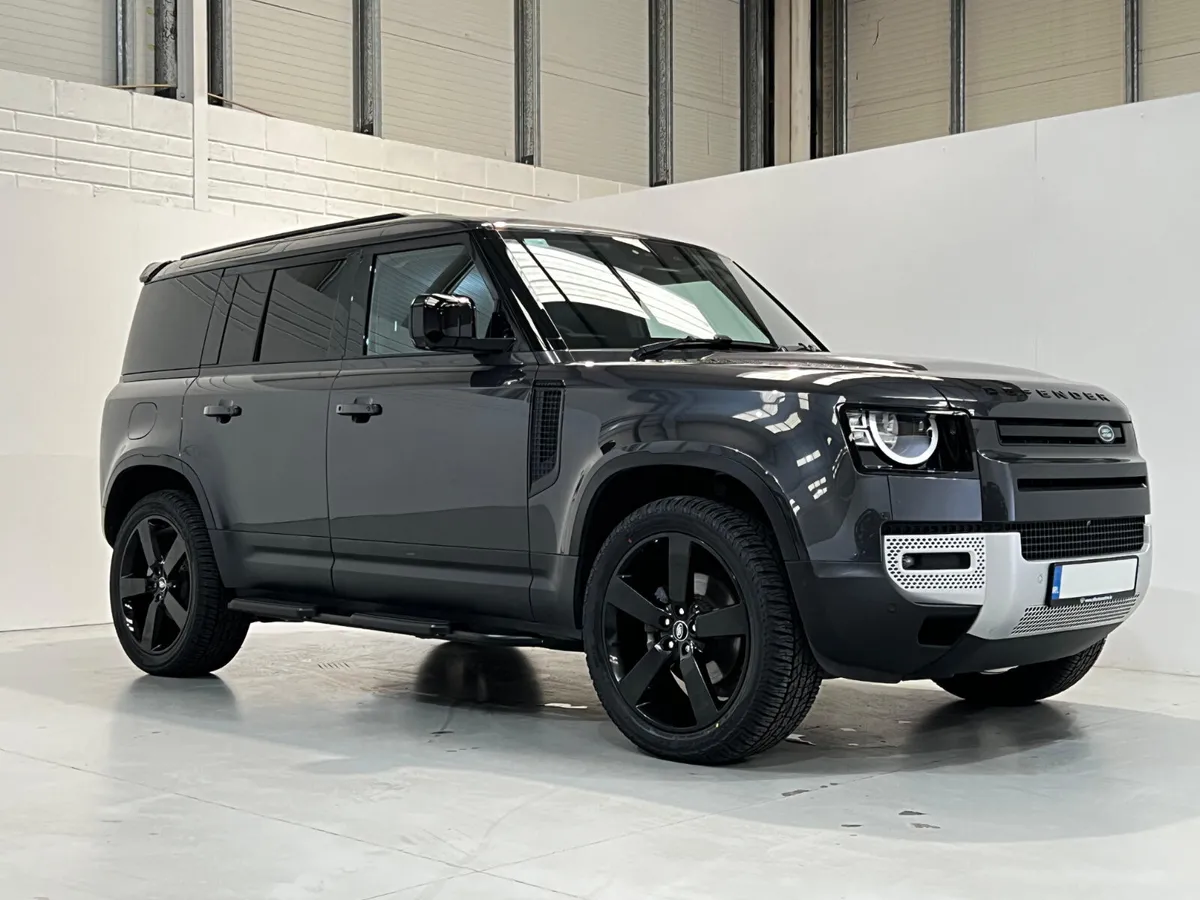 212 Land Rover Defender 110 HSE 3.0TDi 2 Seat Comm - Image 2