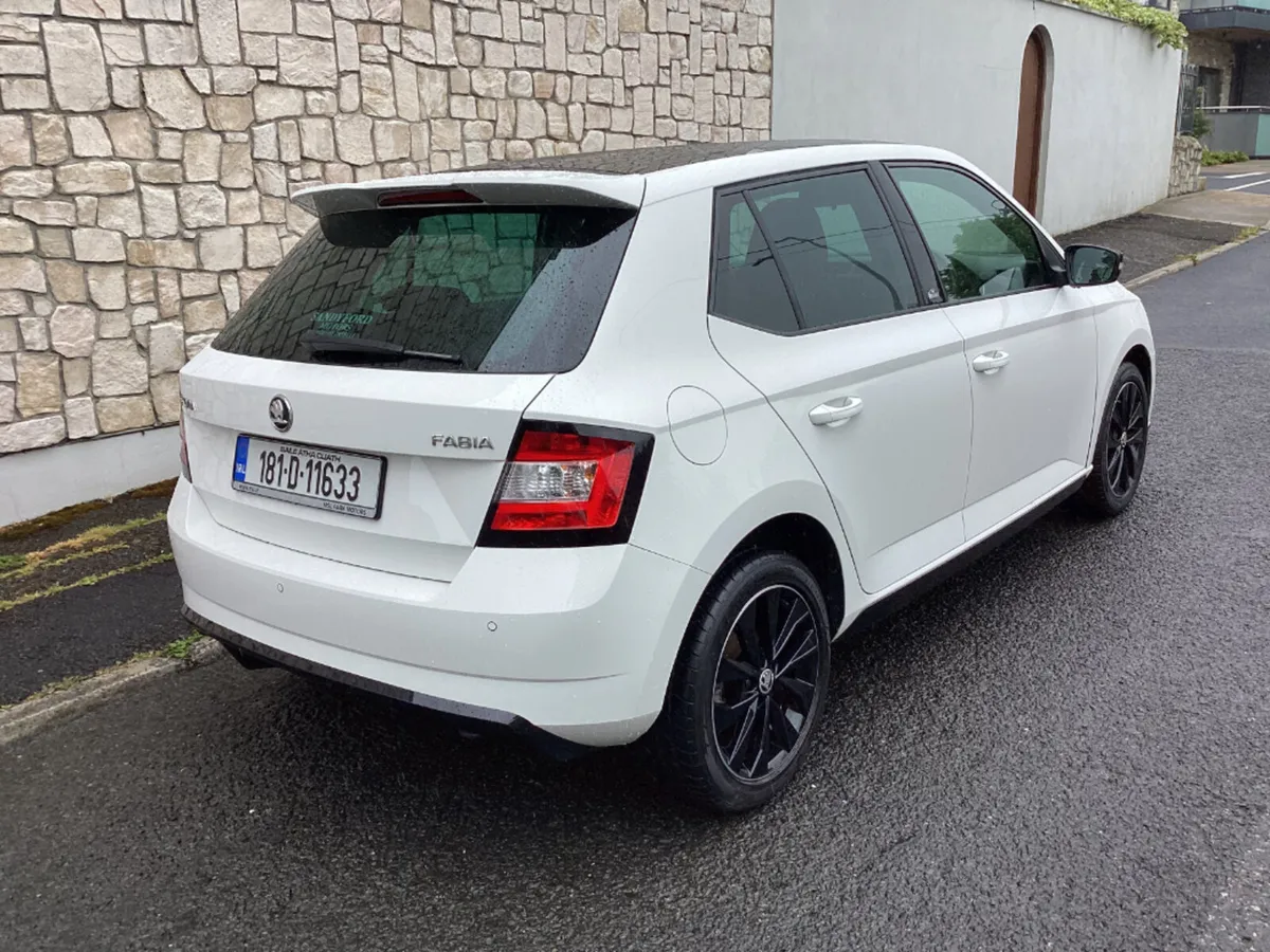 Skoda Fabia Monte Carlo 1.0tsi 95HP 4DR - Image 4
