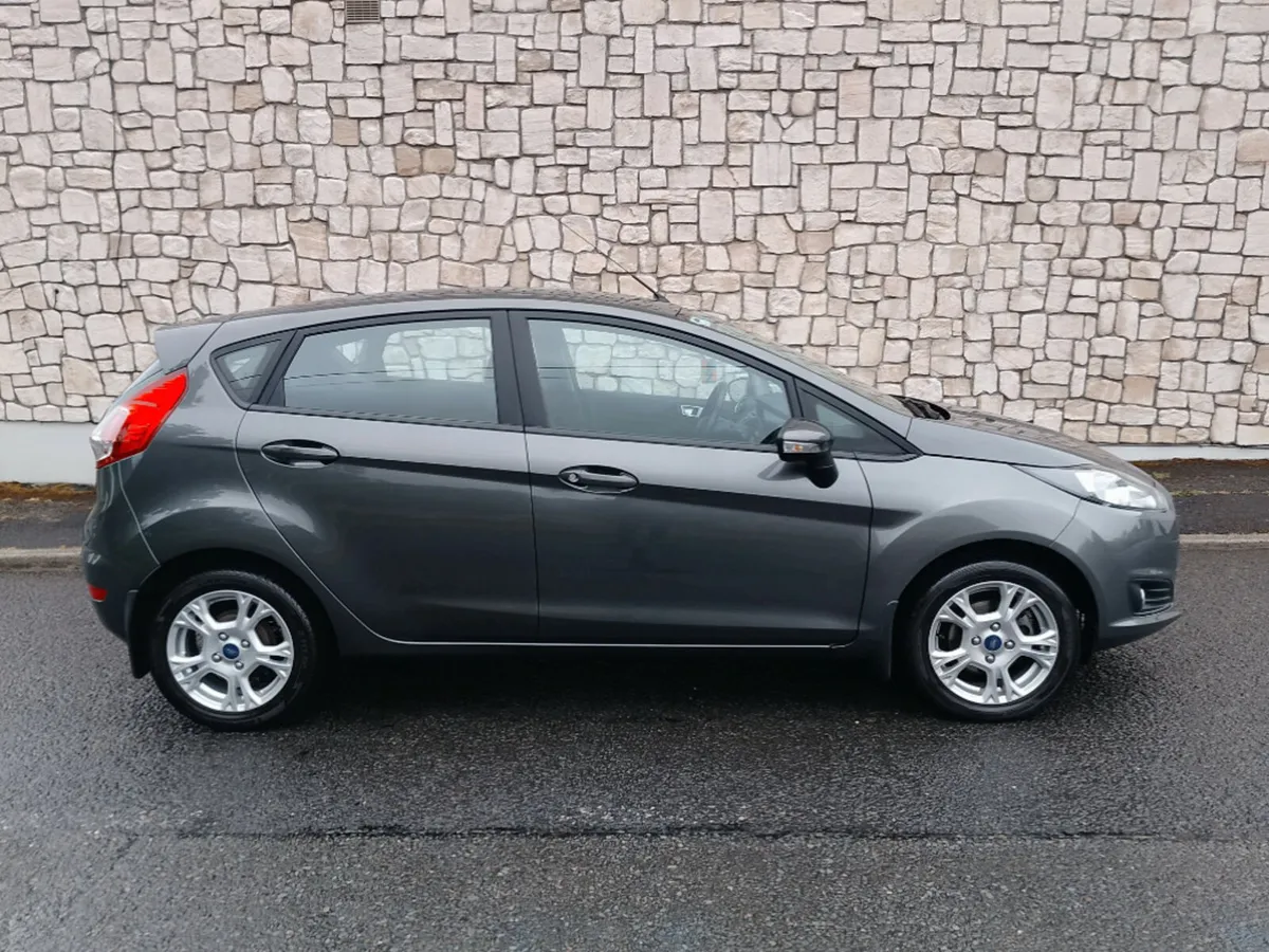 Ford Fiesta MCA Zetec 1.25 60PS M5 4DR - Image 3