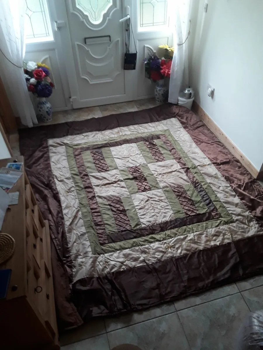 King size vintage bed spread - Image 2