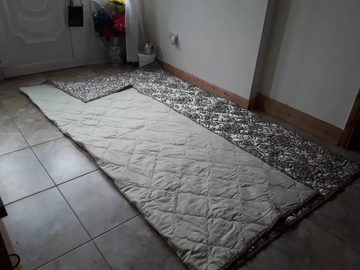Large vintage bedspread king size - Image 2