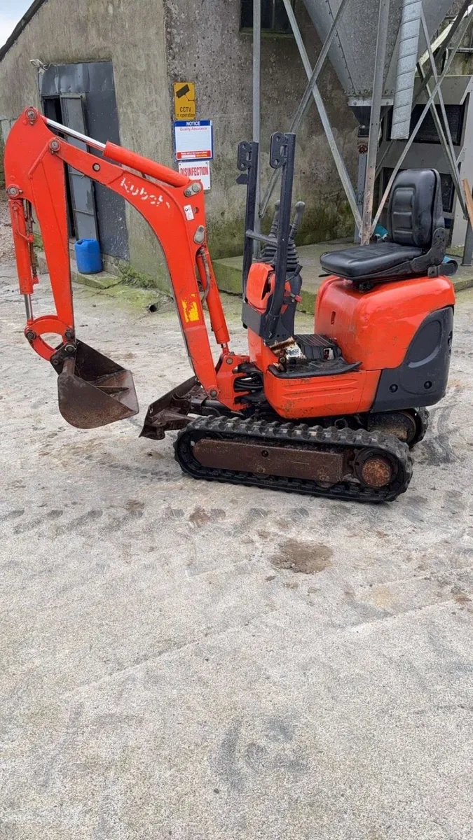 Kubota 008 micro digger - Image 2