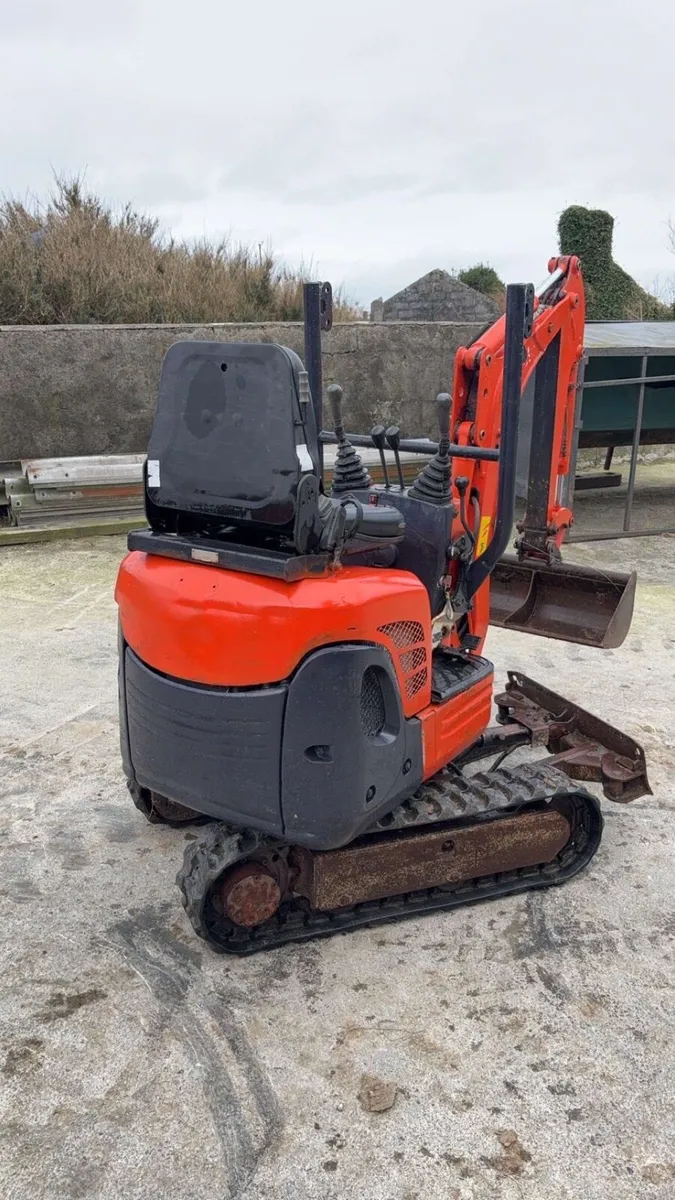 Kubota 008 micro digger - Image 4
