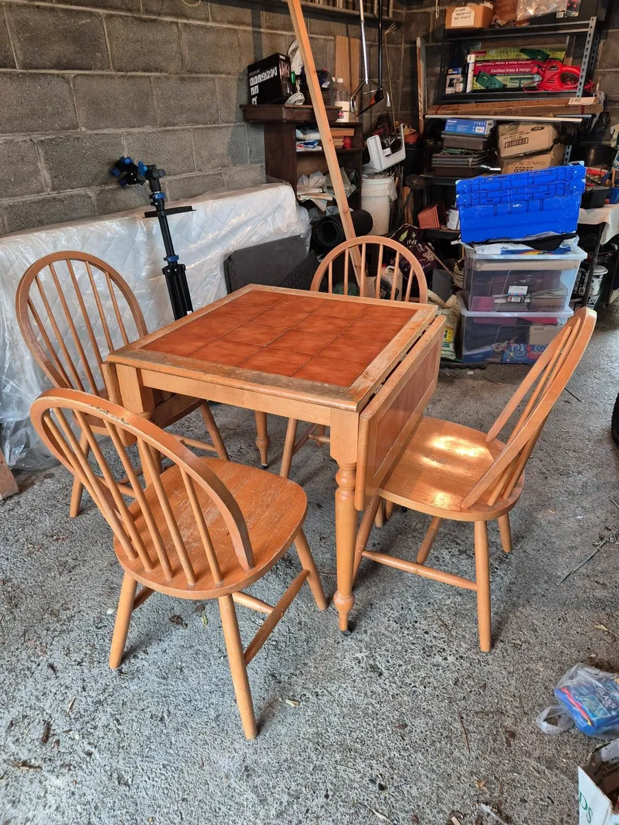 Dining table and 4 chairs