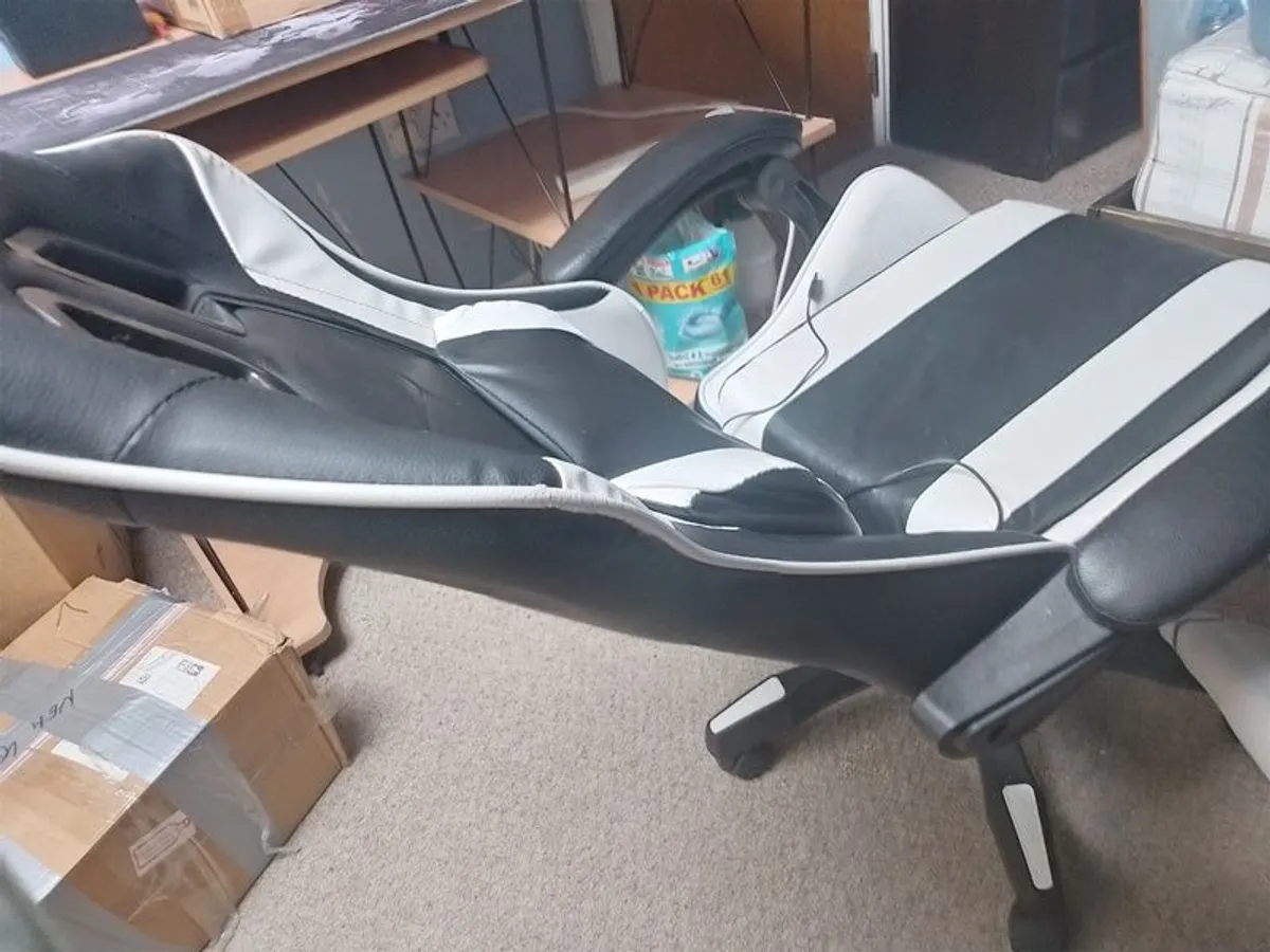 Gaming Chair - Image 1