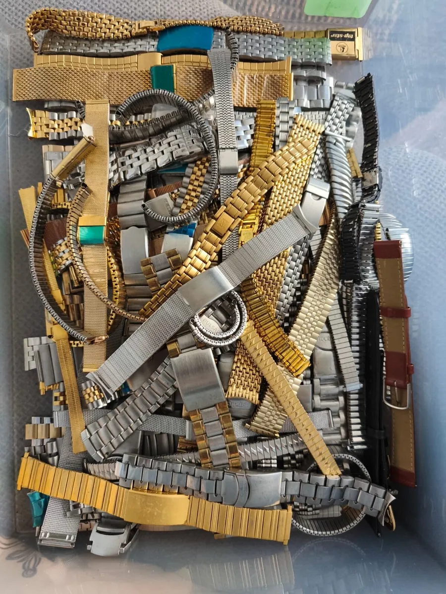 75 Loose watch straps - Image 1