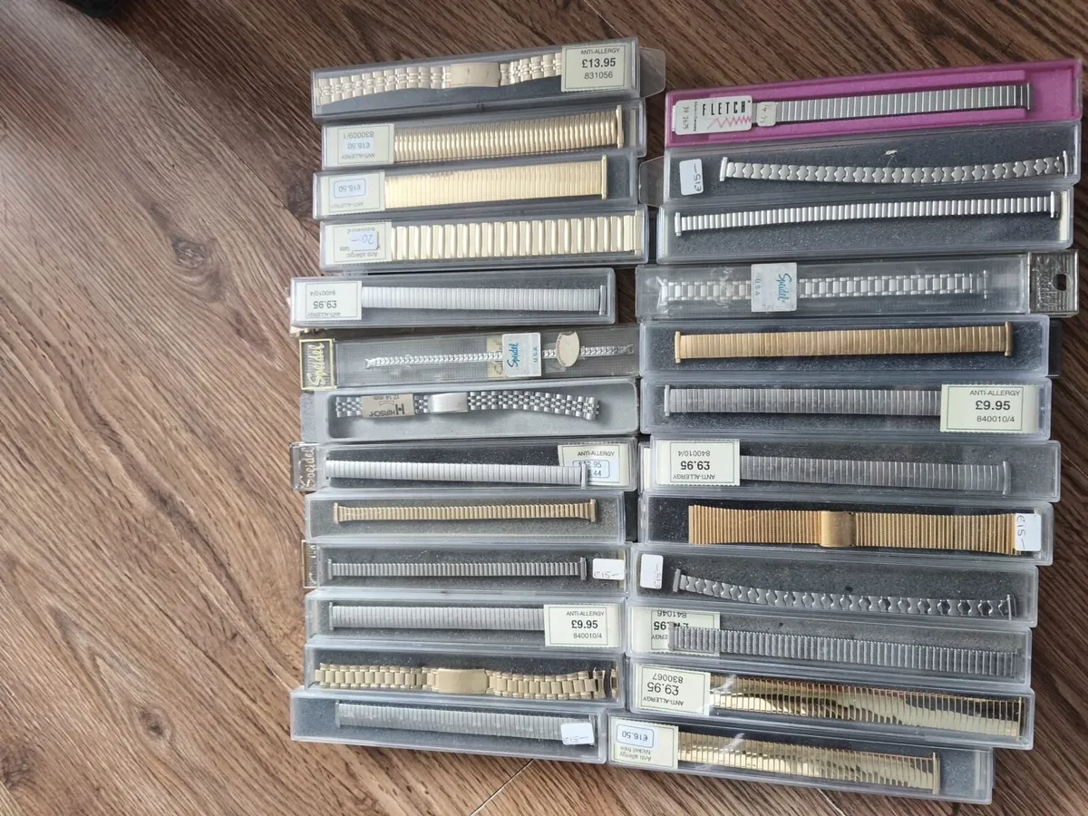 60 boxed watch straps - Image 1